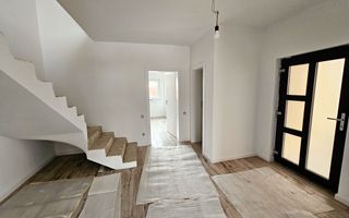 1/2 Duplex finisat 90%, 4 camere, 317 mp teren, zona Centru - Poză 4