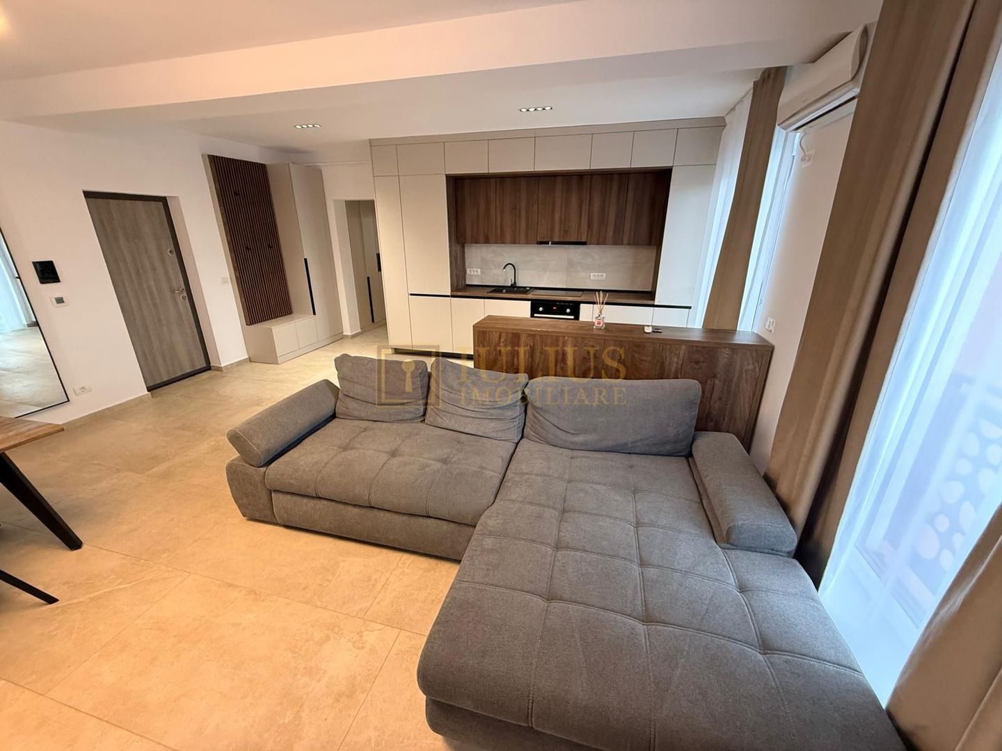 Bloc nou| 2 camere| apartament de lux| loc de parcare| Ghiroda| - Poză 1