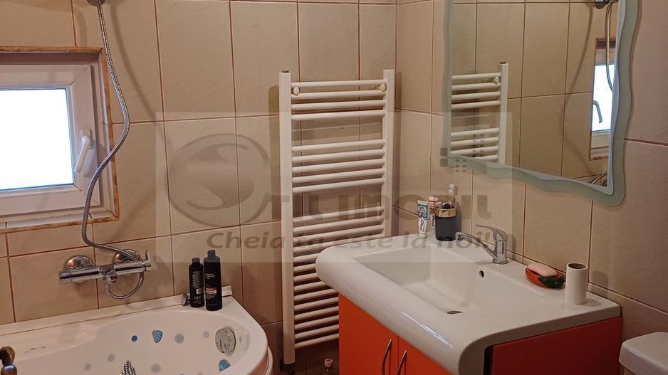 Casă/ Vila 4 camere în Aroneanu 1000 euro - Poză 4