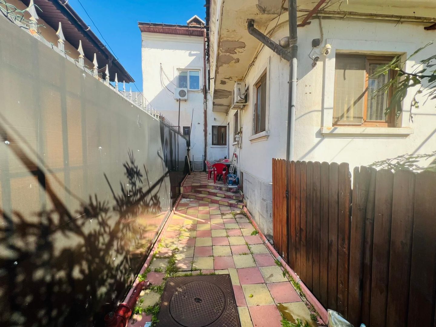 Apartament cochet cu 2 camere și curte individuală – Str. Măcelari - Poză 2