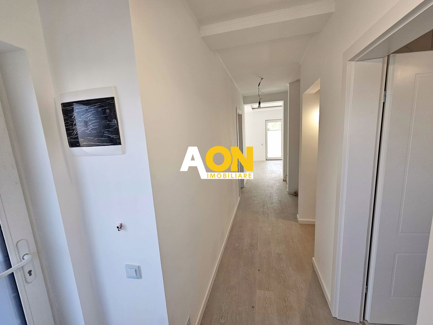 Duplex cu predare la cheie, 4 camere, piscina, 228 mp teren, Cetate - Poză 4