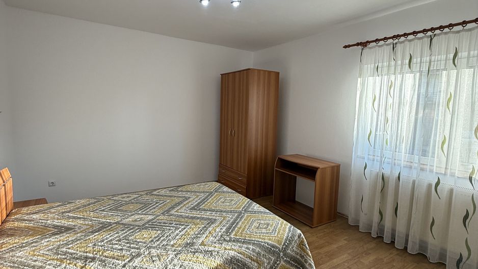 Apartament spațios cu 4 camere + garaj inclus – zona Ștrand–Tilișca - Poză 8
