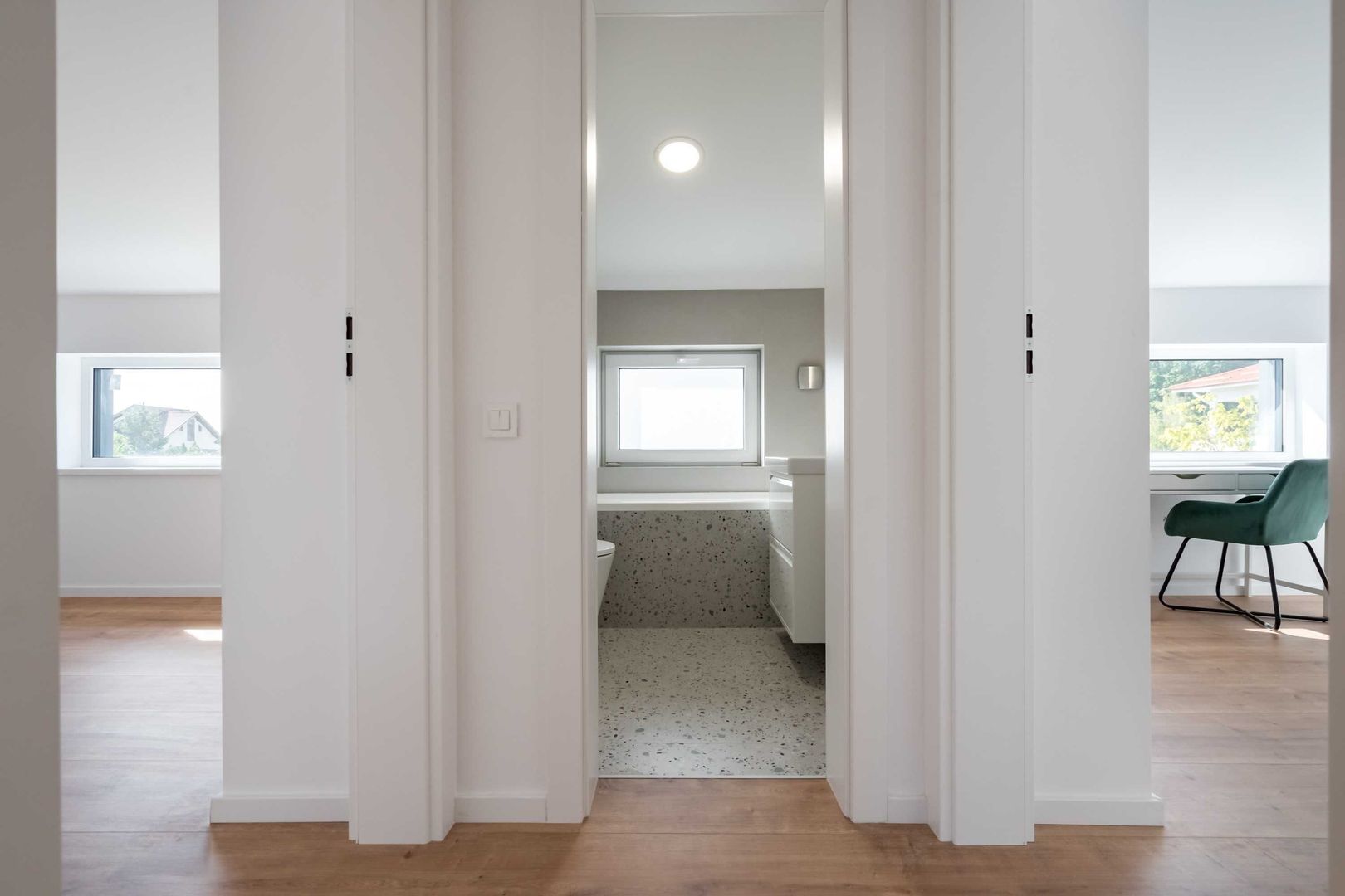 Casa 7 Hambar44,casa pasiva,pompa caldura geoter,3 locuri parcare - Poză 8