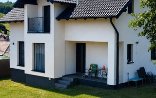 Casă singur în curte, materiale premium Corunca (4camere) - Poză 1