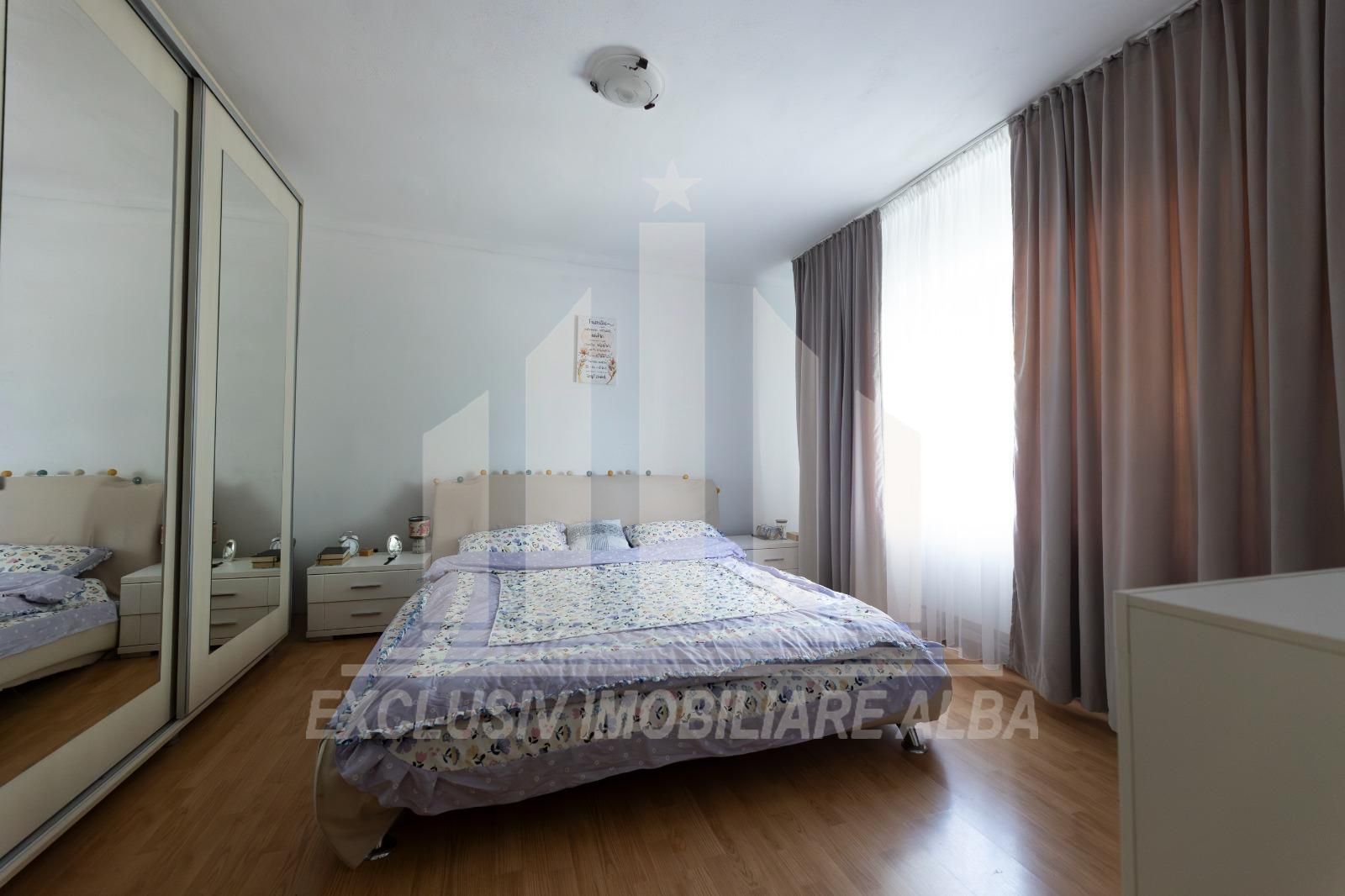 Casa de vanzare cu 2000mp de teren in Ciugud - Poză 6