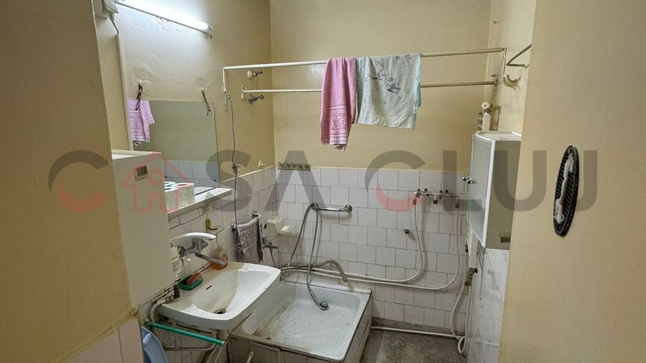 Apartament 2 camere | 45 mp + balcon 6 mp | Etaj 2 | Zona liniștită, între case - Poză 4