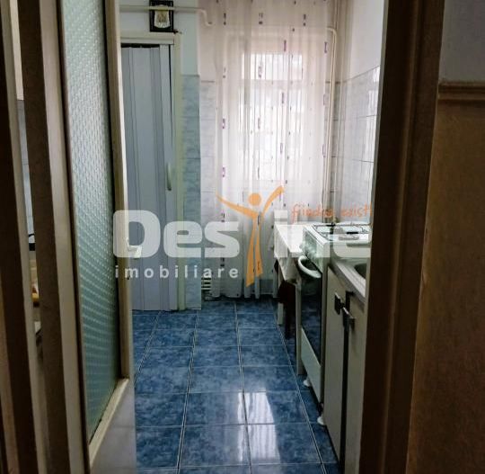 Apartament cu 3 camere de vanzare zona centrala - Poză 5