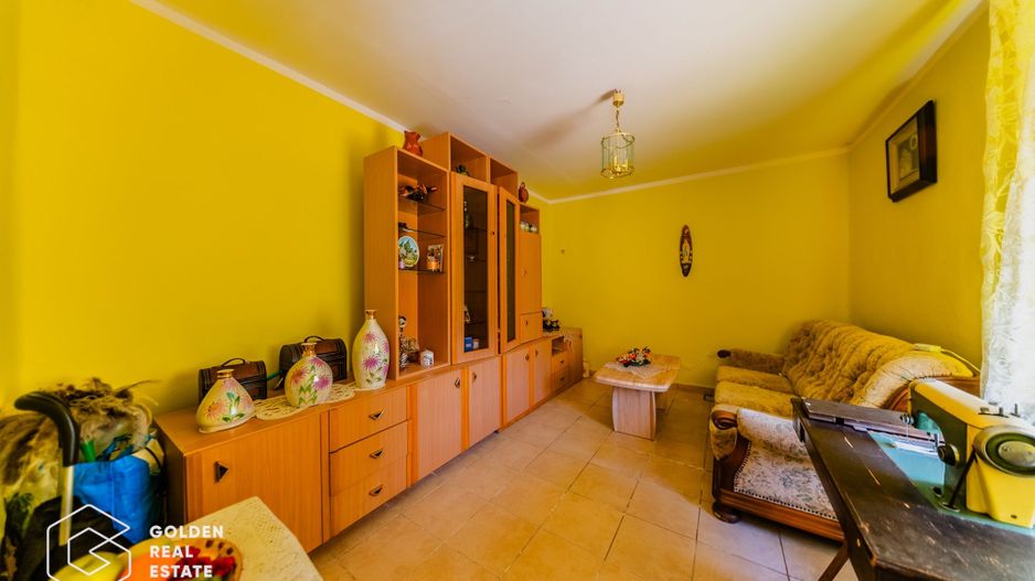 Casa situata in comuna Seitin, la cheie - Poză 4