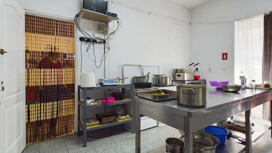 Spațiu central cu afacere la cheie în Cuvin - Poză 4