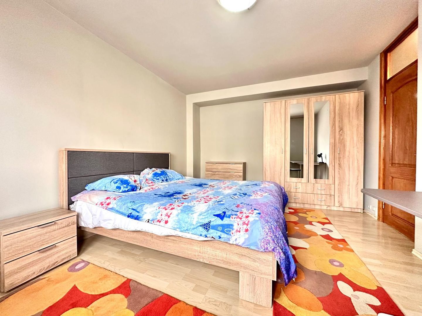 Apartament spatios 4 camere + parcare, pretabil ptr ERASMUS - Poză 11