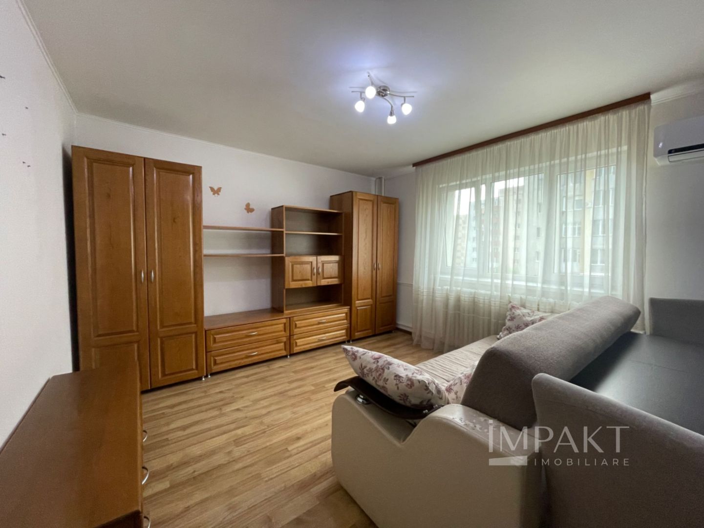 2 camere mobilat, AC, parcare, disponibil imediat - Poză 1