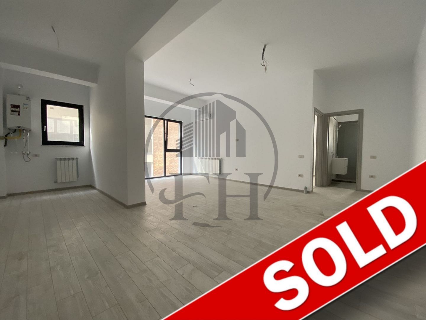 SOLD / VANDUT Apartament cu 2 camere de vânzare în zona Nord-Est - Poză 1