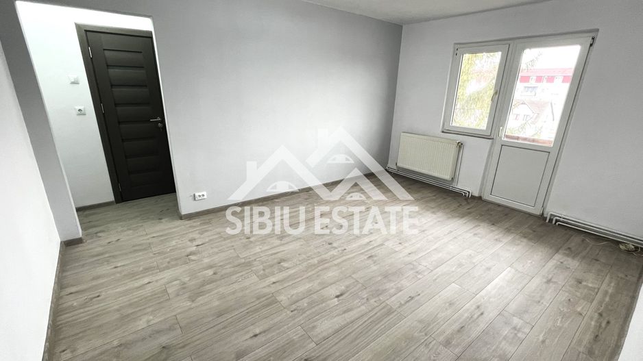Apartament 2 camere cu balcon, pivnita Sibiu, scoala 9 - Poză 2