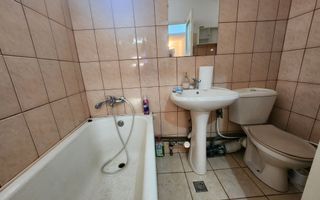 De vanzare apartament 3 camere zona Cetate - Poză 8