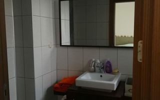 Apartament spatios cu bucatarie 15 mp 1/3, dec, Cosmopolis, mobilat partial - Poză 5