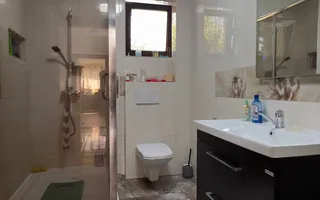 Vilă P+M cu teren de 4.200 mp + Garaj - Onești - Poză 14
