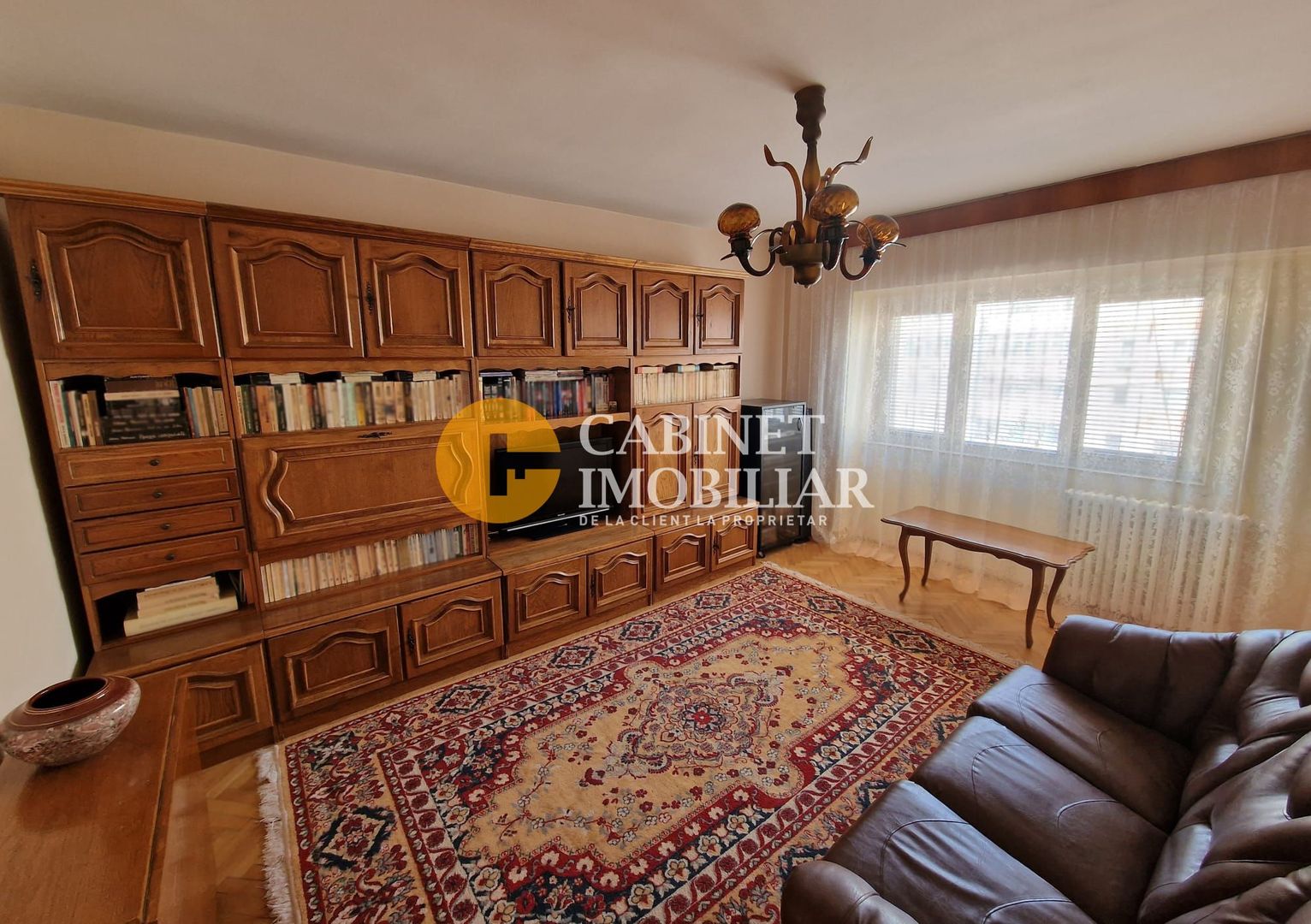 GARA - ARCU - 3 CAMERE DECOMANDAT - ETAJ INTERMEDIAR - BOXĂ + LOC DE PARCARE - Poză 1