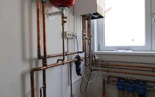 Casa zona Lunei, 5 camere + 3 bai, centrala proprie, rezidential sau birouri ! - Poză 20