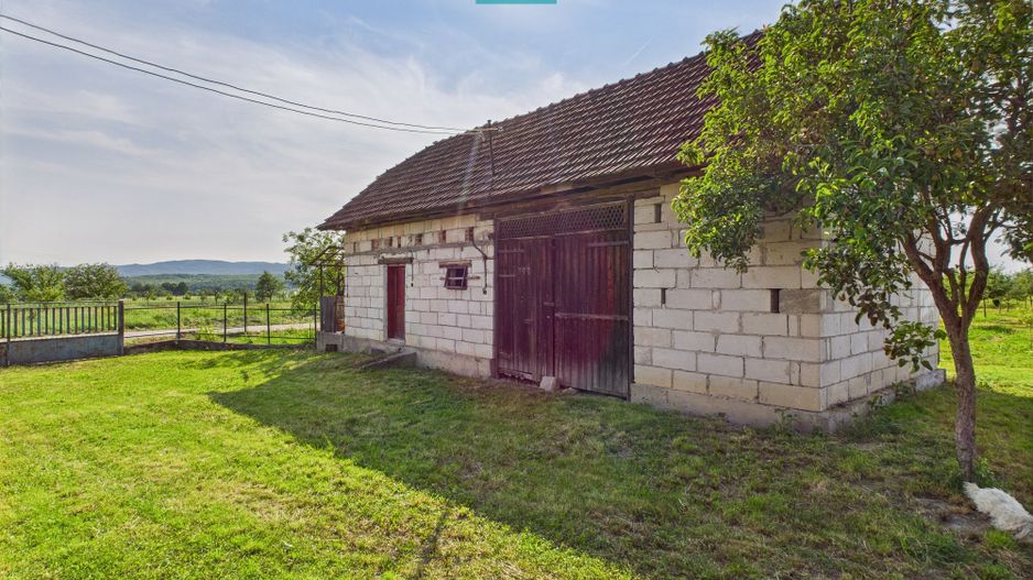 Casă cu teren de 4707 mp în Hălmăgel, județul Arad - Poză 18