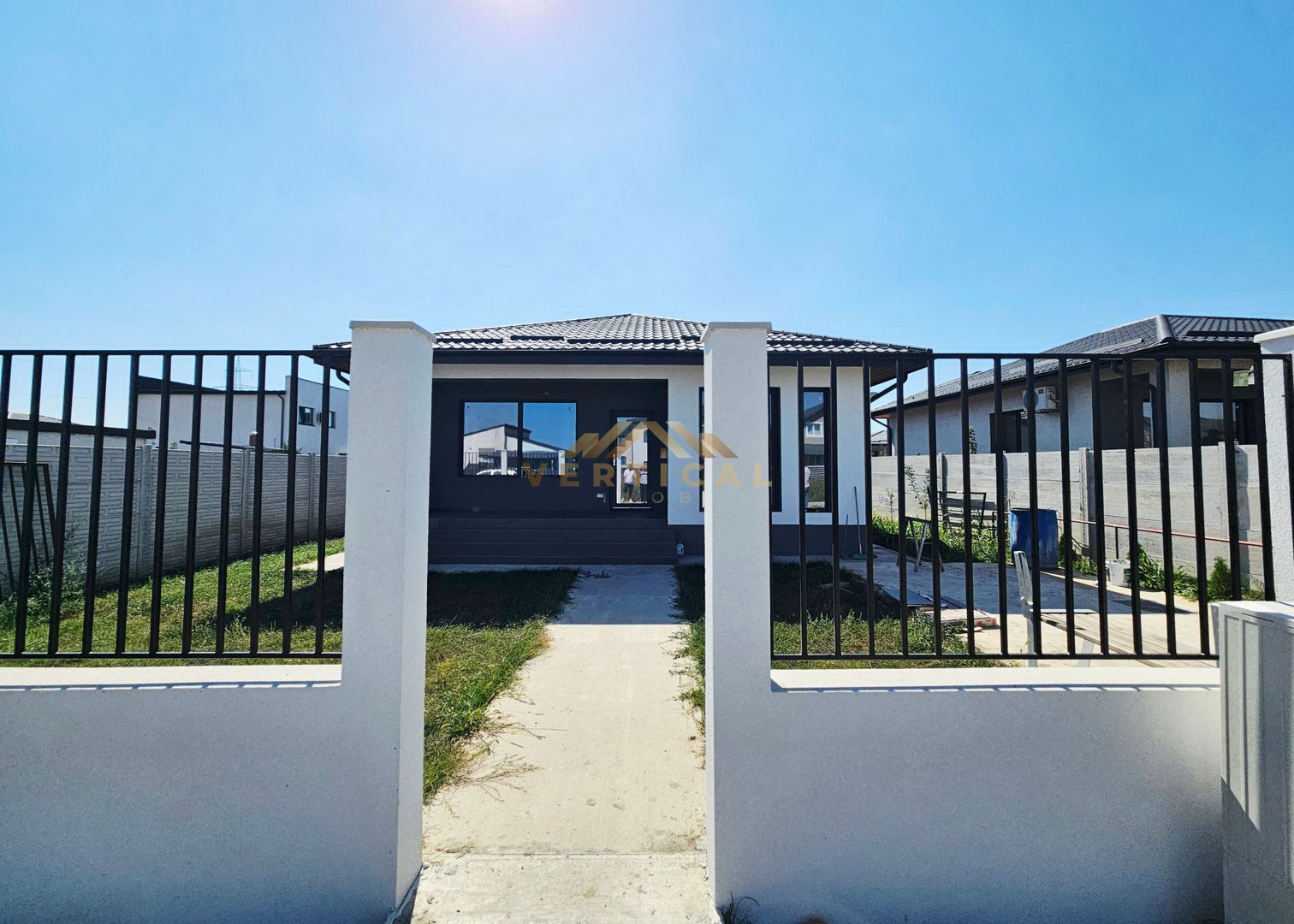 Casă Individuală parter – 3 camere - comuna Berceni - Poză 1