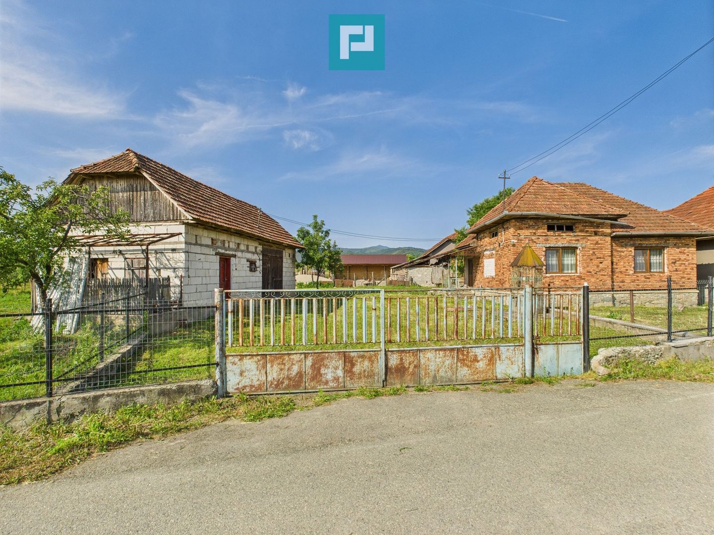 Casă cu teren de 4707 mp în Hălmăgel, județul Arad - Poză 16