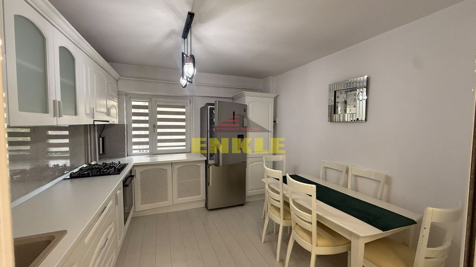 DE ÎNCHIRIAT – APARTAMENT ULTRAMODERN CU 3 CAMERE - Poză 6