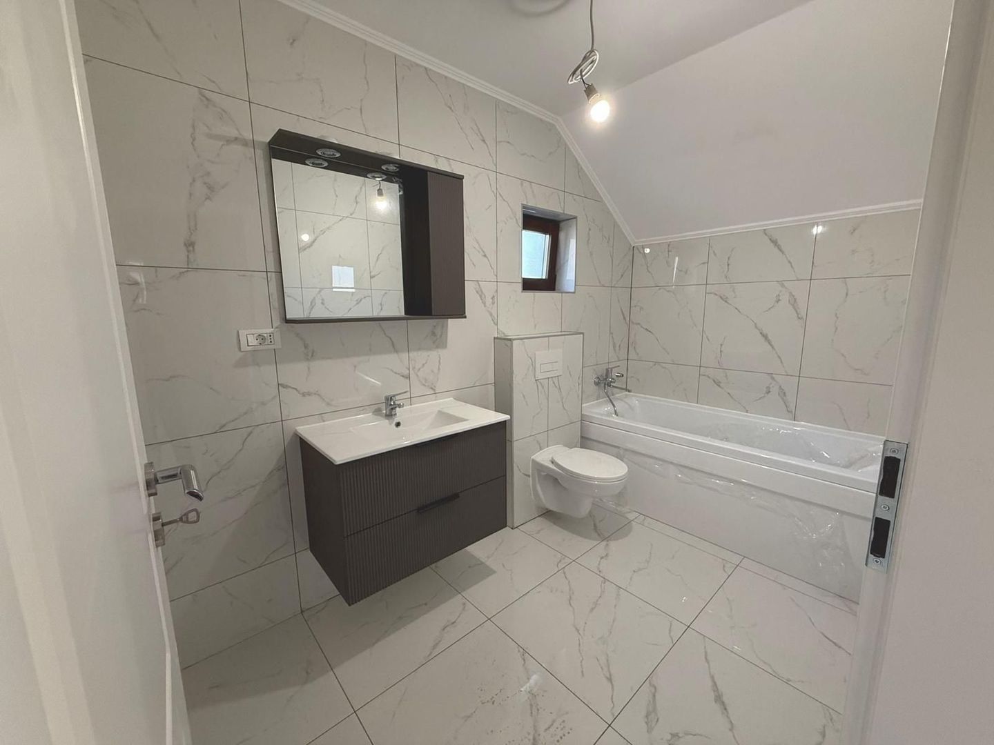 4 CAMERE , UTVIN , DUPLEX MODERN - Poză 12