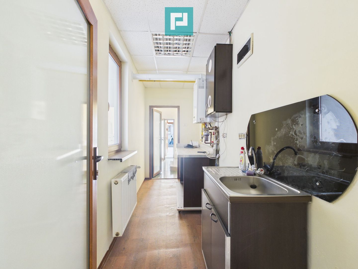 Spațiu central birou/locuință – Str. Primăriei - Poză 9