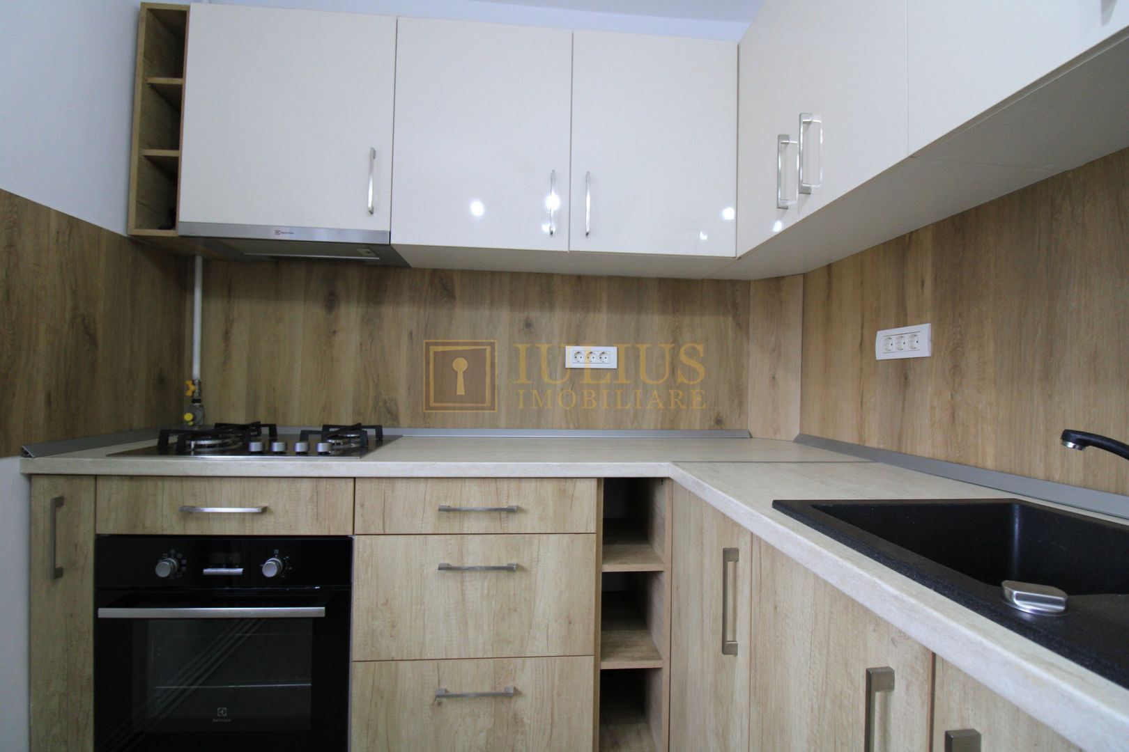 2 camere, zona centrala; str. Remus, centrala proprie. - Poză 15