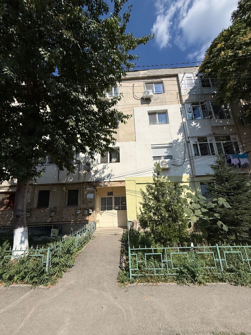 Garsonieră 27 mp cu balcon - etaj 2 - nemobilata -bloc an 1980 - Poză 22