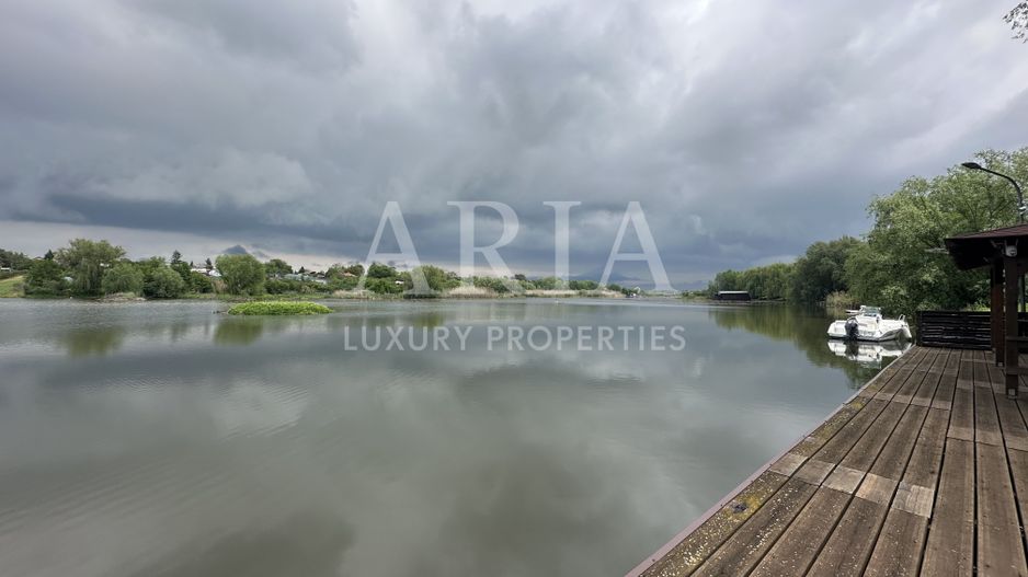SNAGOV VILA | 36m DESCHIDERE LA LAC | PONTON 250mp | JACUZZI | SPA | BOWLING - Poză 9