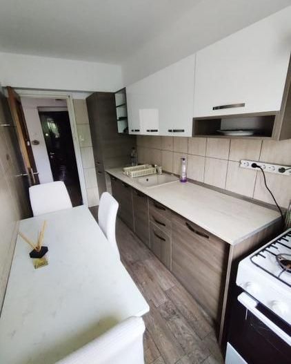 Închiriere Apartament cu 3 camere,  3 min metrou Dristor, Pet Friendly - Poză 2