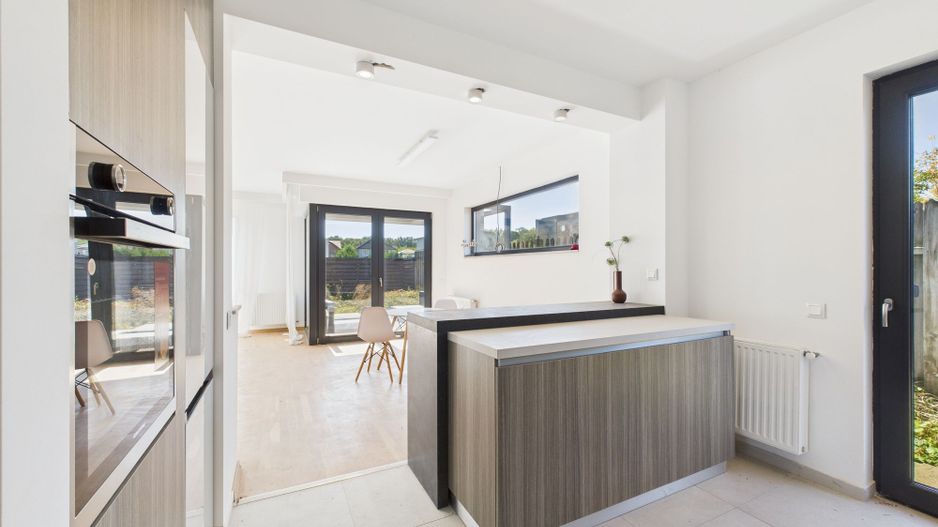 Casă modernă cu 3 dormitoare și curte spațioasă în Corbeanca - Poză 7