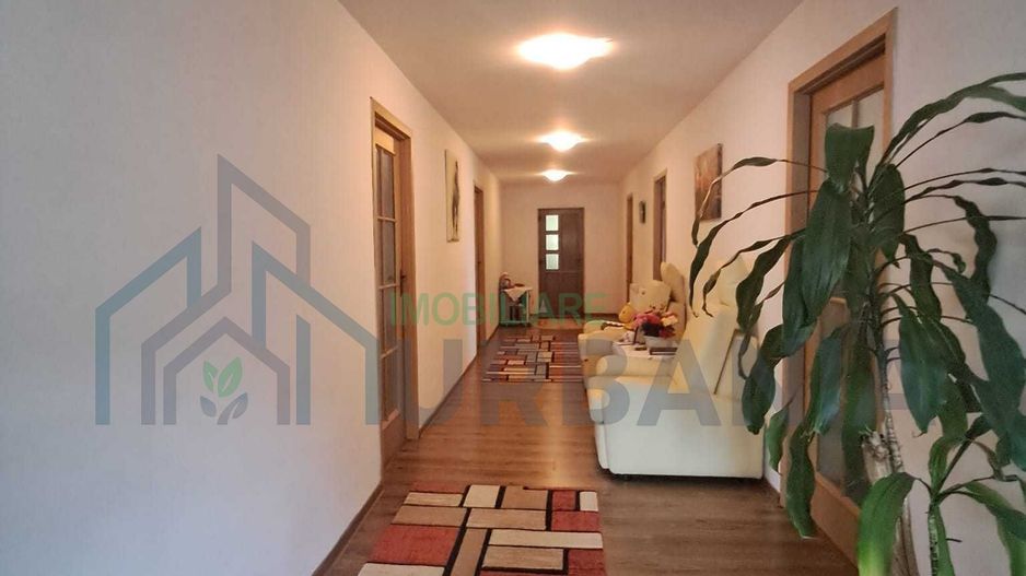 Casă cu 2 niveluri, compusă din 2 apartamente distincte, Tomesti - Poză 1