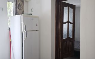 Casa 35 mp cu curte 300 mp, Micro 17 – Str. Oltului, 250 euro lunar - Poză 8