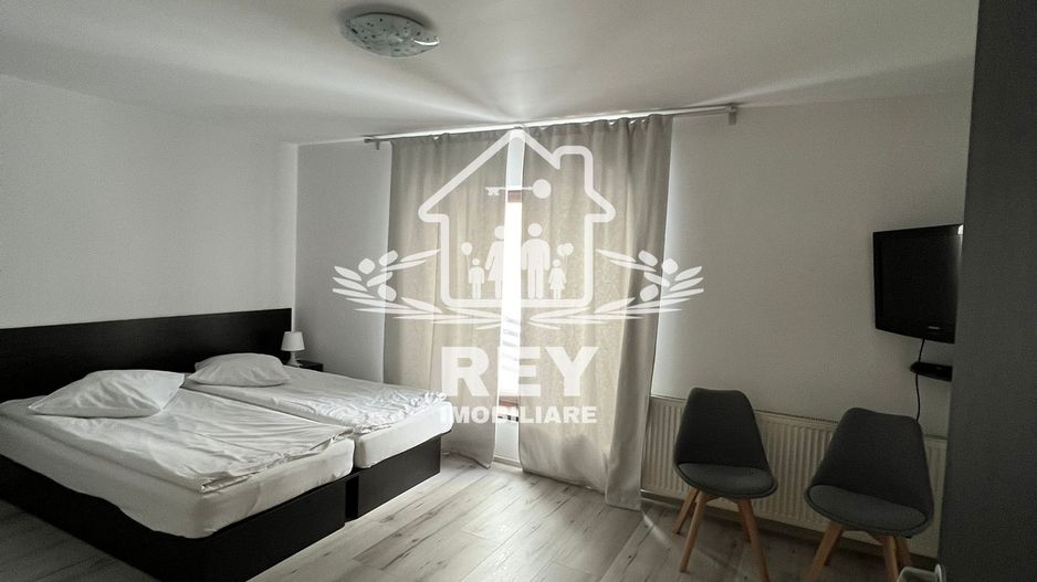 Vila / Hotel de vânzare în Păltiniș - Poză 5