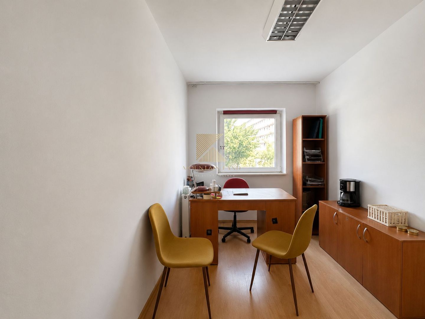 Spatiu pentru birou | 10 mp | intrare separata | baie | Judetean - Poză 1