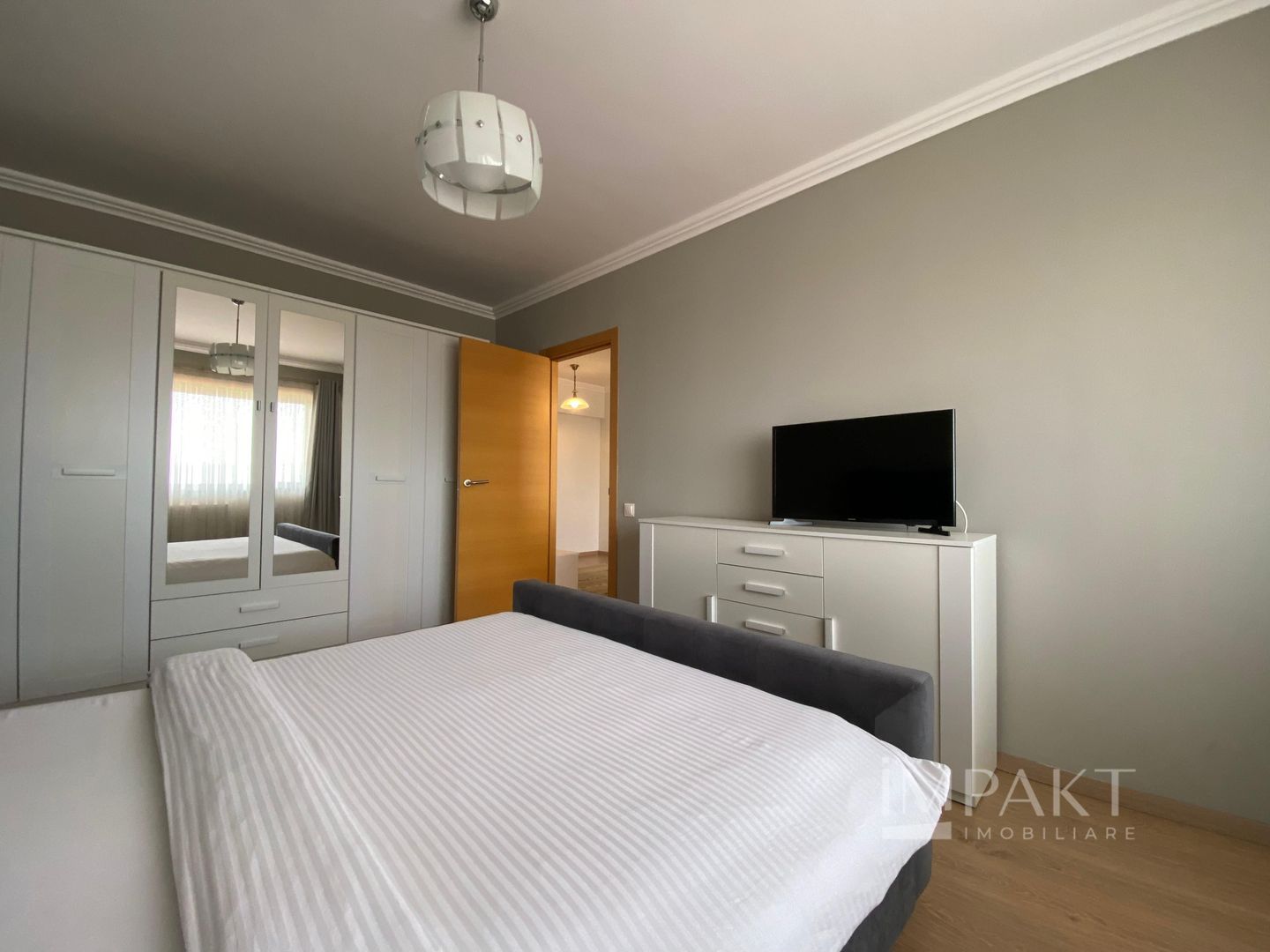 Apartament de inchiriat cu 2 camere, zona Viva City! - Poză 3