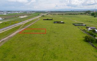 Teren intravilan cu potențial investitie |1000 mp| Tractorul