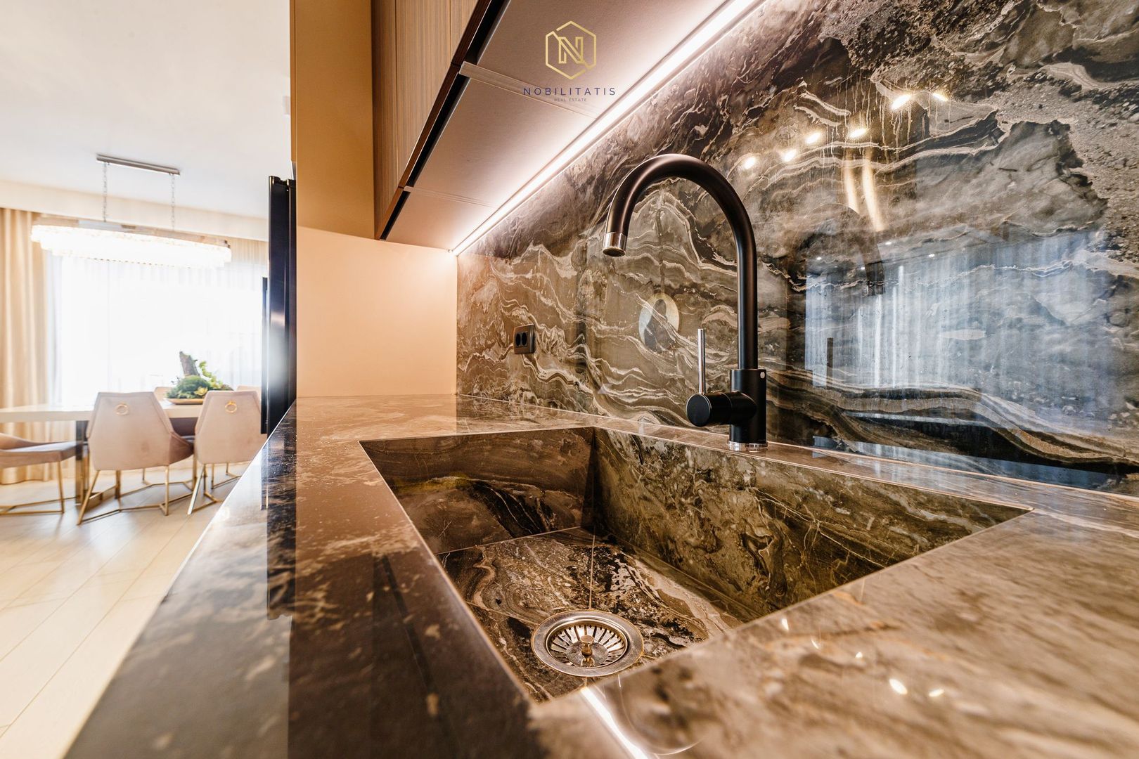 O Capodoperă Arhitecturală, Oferind Eleganță și Confort - Dumbravita - Poză 26