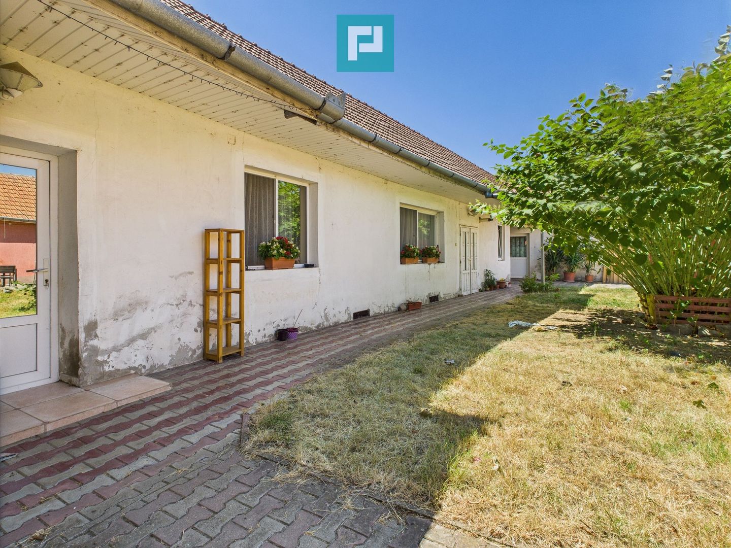 Casă cu 4 camere și teren de 1450 mp în Aradul Nou - Poză 19