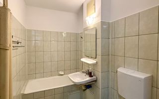 Garsoniera decomandata - mobilata - utilata - etaj 3 - Rovine - Poză 3