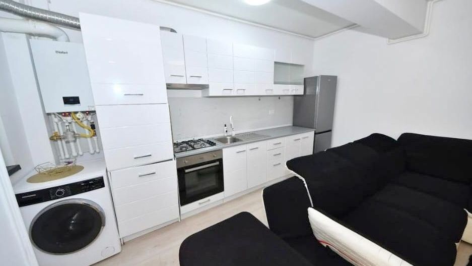 De inchiriat apartament 2 camere, bloc Flamingo, etaj 3, 500 euro - Poză 1
