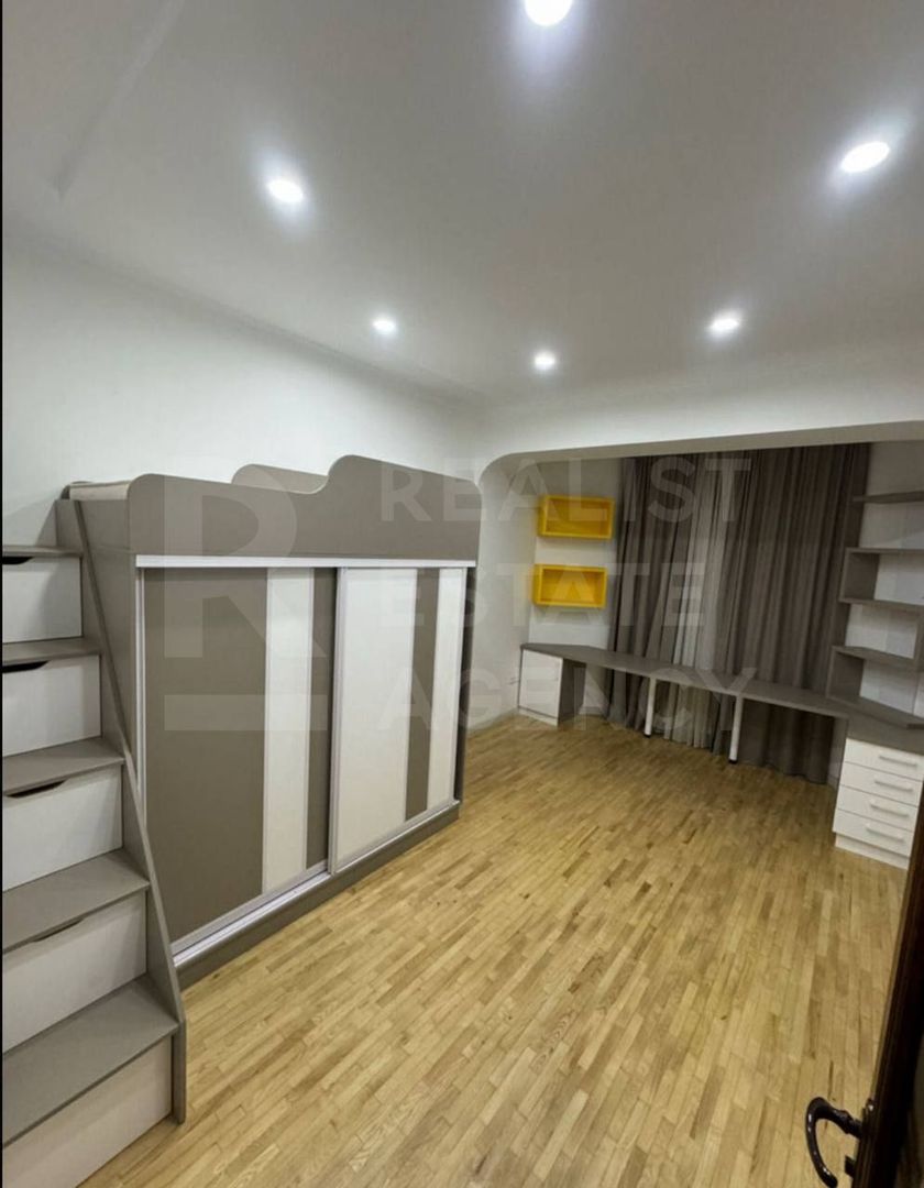 Chirie, casă, 3 nivele, 5 camere, strada Cetatea Albă, Botanica - Poză 5