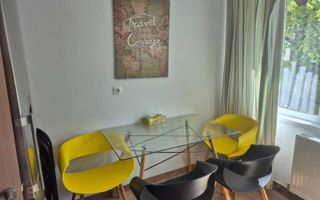 Închiriez apartament cu 3 camere, poziție centrală, aproape de complexul Palas. - Poză 2