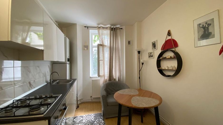 Apartament cu doua camere decomandat - Poză 4