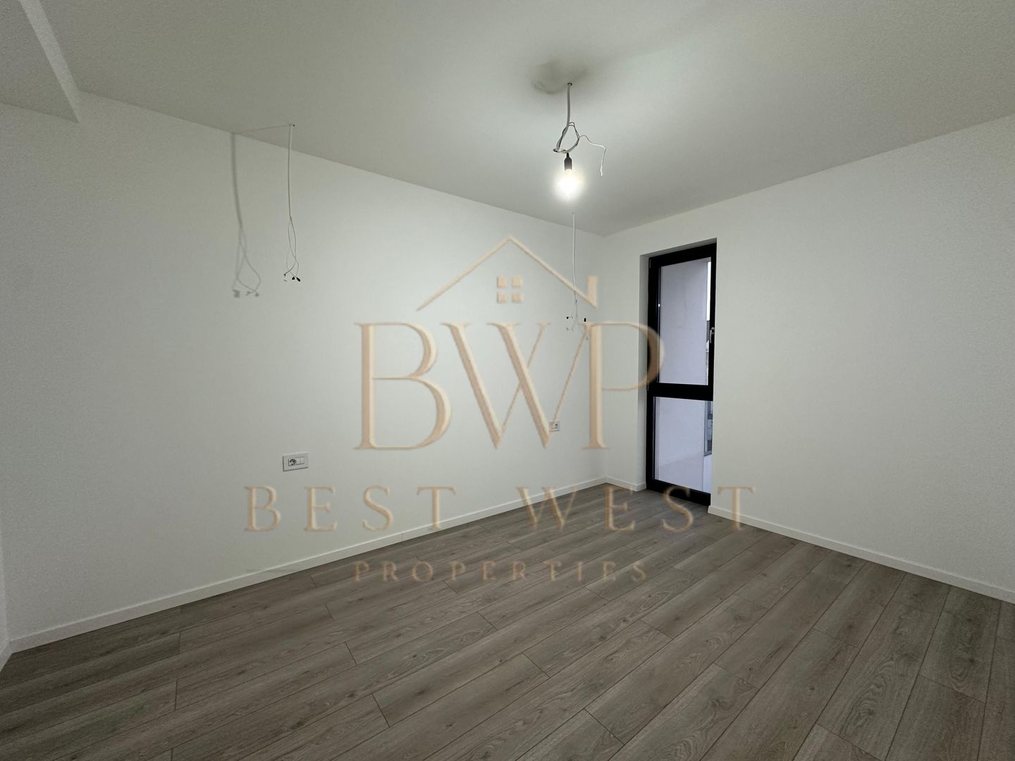 Duplex 1/2, 4 camere, 3 băi, la strada principală Mosnita Veche - Poză 10