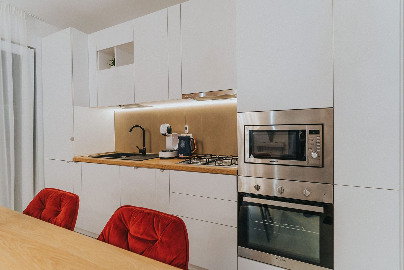 3 camere, ultracentral, Oradea. 205 000 E + TVA. Comision 0 - Poză 15