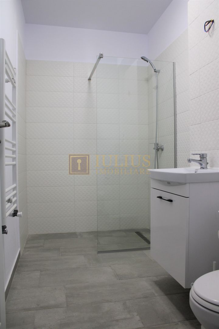 Parter inalt, loc de parcare subteran, mobilat modern, zona Soarelui - Poză 11