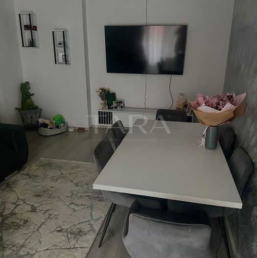 Apartament spațios cu 2 camere și balcon generos în Baciu - Poză 2